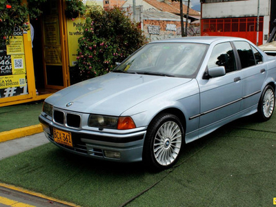BMW Serie 3 2.5 325i E36 | TuCarro