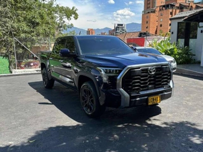 Toyota Tundra 5.7 Crewmax Platinum 2022 automático Medellín