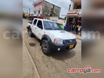 Nissan Frontier NP300 2.4 4X4 Doble Cabina 2015