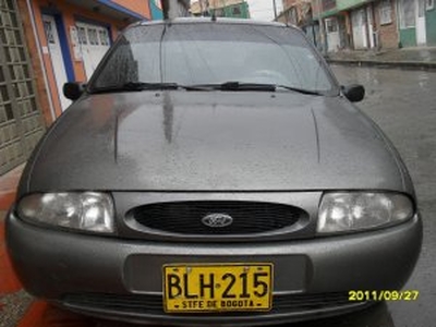 Ford Fiesta 2000, Manual, 1,3 litres - Bogotá