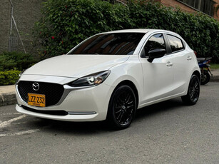 Mazda 2 Touring Carbón Edition