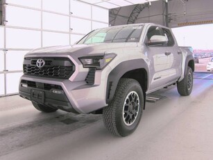 Toyota Tacoma TRD of ROAD Pick-Up 2400 gasolina $365.000.000