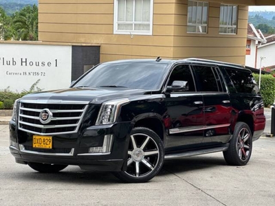 Cadillac Escalade ESV luxury 2015 negro gasolina $420.000.000