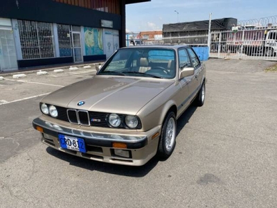 BMW Serie 3 2.5 325i E30 1987 Trasera 197.900 kilómetros Puente Aranda