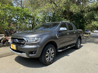 Ford Ranger 3.2 Limited automático gris $160.000.000