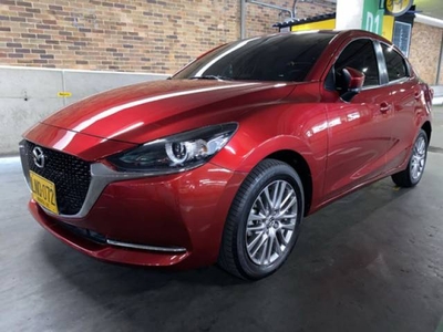 Mazda 2 1.5 Grand Touring Lx Sedan 2023 rojo Delantera $79.000.000