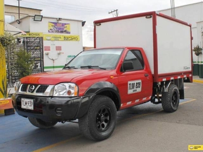 Nissan D22 Frontier 2.4 D22/NP300 Furgón rojo $50.000.000