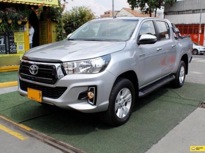 Toyota Hilux 2.8 Srv Pick-Up 4x4 2800 Suba