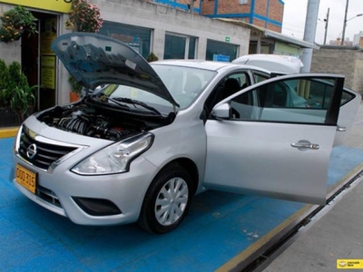 Nissan Versa Sense 2018 1600 gasolina Suba
