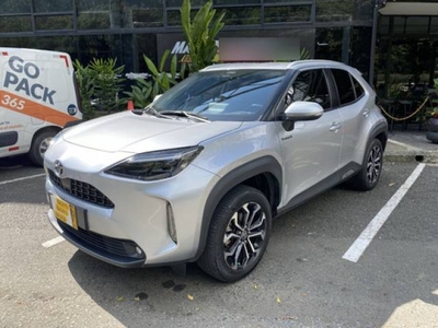 Toyota Yaris 1.5 Xs Cross Hybrido 2022 1.500 plateado Medellín
