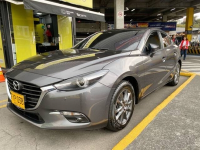 Mazda 3 2.0 Touring Sedán automático $77.000.000