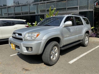 Toyota 4Runner 4.0 Limited Station Wagon 4x4 $85.000.000