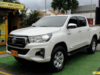 Toyota Hilux 2.8 Srv Pick-Up automático 94.000 kilómetros Suba