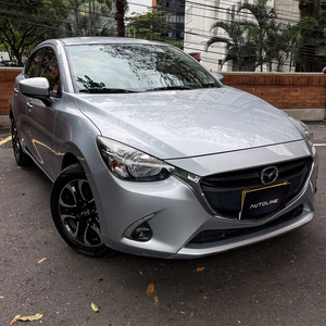 Mazda 2 Tourng | TuCarro