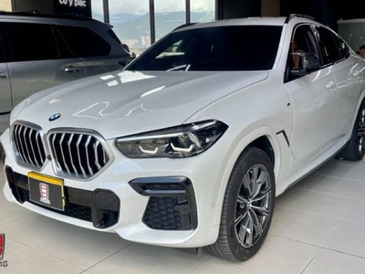 BMW X6 XDRIVE40I 2023 4x4 blanco Medellín