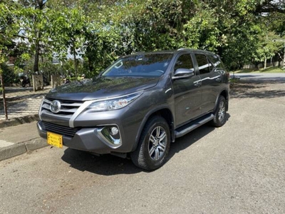 Toyota Fortuner 2.4 24L STREET 2019 4x2 diésel Envigado