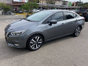 Nissan Versa 1.6 Exclusive usado dirección hidráulica gasolina Suba