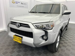 Toyota 4Runner 4.0 Sr5 Fl 2022 plateado 4.0 $260.000.000