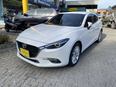 Mazda 3 2.0 Sport Touring 2018 2.0 blanco Envigado