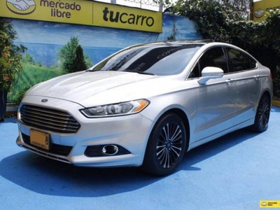 Ford Fusion 2.0 Titanium 2015 2.0 plateado $59.900.000