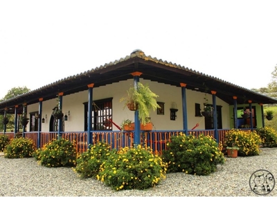 Casa de campo de alto standing de 8 dormitorios en venta Circasia, Colombia