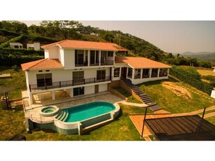 Exclusiva casa de campo en venta La Mesa, Colombia