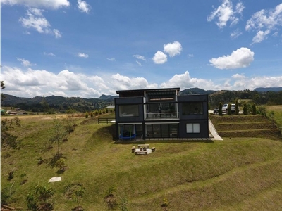 Casa de campo de alto standing de 1690 m2 en venta Retiro, Departamento de Antioquia