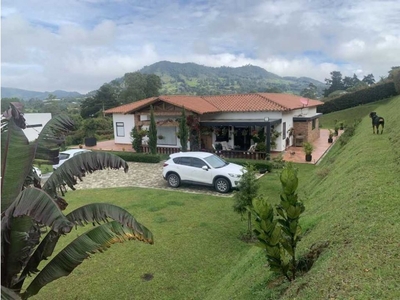Casa de campo de alto standing de 2547 m2 en venta La Ceja, Colombia