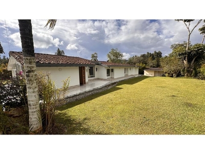 Casa de campo de alto standing de 4 dormitorios en venta La Ceja, Departamento de Antioquia