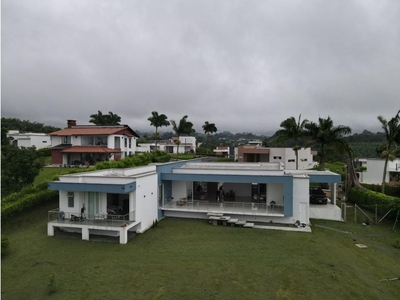 Casa de campo de alto standing de 4 dormitorios en venta Pereira, Departamento de Risaralda