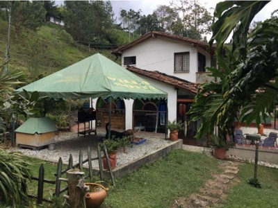Casa de campo de alto standing de 3 dormitorios en venta Retiro, Colombia