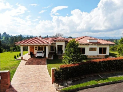 Vivienda de lujo de 2508 m2 en venta Carmen de Viboral, Departamento de Antioquia