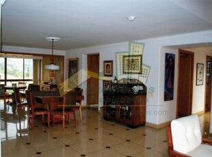 Se vende apartamento Medellín - El Poblado (2CA203)