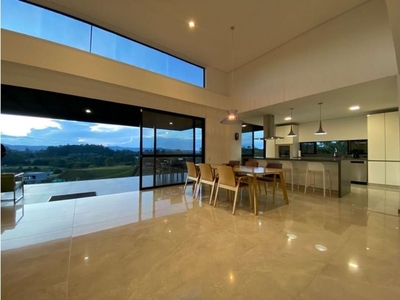 Casa de campo de alto standing de 2975 m2 en venta La Ceja, Departamento de Antioquia