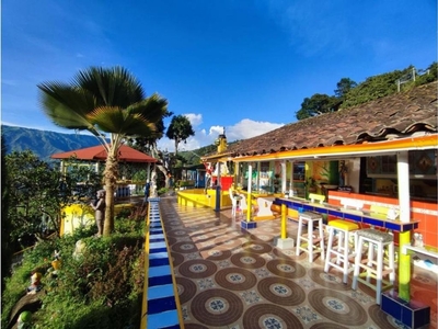Exclusivo hotel de 4400 m2 en venta Girardota, Departamento de Antioquia