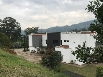 Vivienda exclusiva de 3198 m2 en venta La Estrella, Departamento de Antioquia