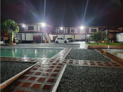 Hotel de lujo de 3000 m2 en venta Dos Quebradas, Departamento de Risaralda