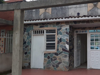Venta Casa De 204mts2, En Villa Colombia, Norte De Cali, 10892.