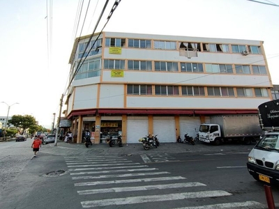 Local comercial en arriendo en Saavedra Galindo