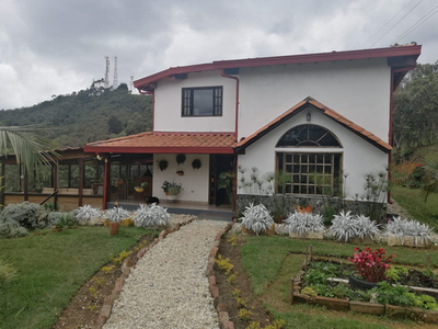 Vendo Arriendo O Permuto Casa Campestre 2.000 M2 Sector Santa Elena
