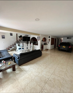 Venta Casa De 380mt2 En Vipasa, Norte De Cali, 10725.