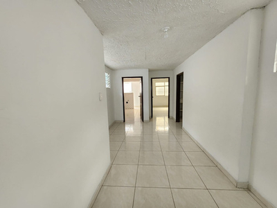 Venta De Casa Bifamiliar En Los Cambulos, Sur De Cali 8656.e