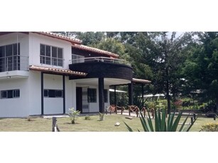Casa de campo de alto standing de 4 dormitorios en venta Carmen de Viboral, Colombia
