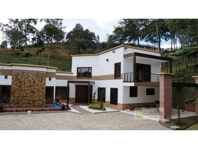 Villa / Chalet de 399 m2 en venta en Carmen de Viboral, Departamento de Antioquia