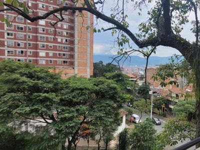 Apartaestudio En Arriendo En Medellín Villa Hermosa. Cod 1100