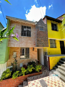 Casa En Venta En Medellín - La Milagrosa