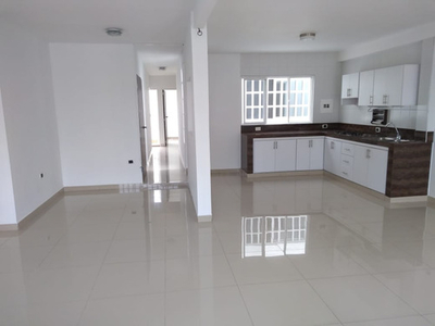 Venta De Casa La Merced 240mtrs2, Norte De Cali 8197.