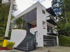 Casa en Medellín, Buenos Aires, 231016