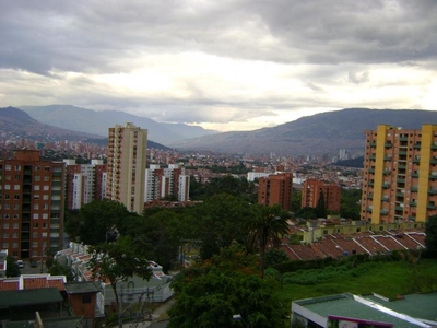 Apartamento en Venta en LOMA LOS BERNAL, Medellín, Antioquia