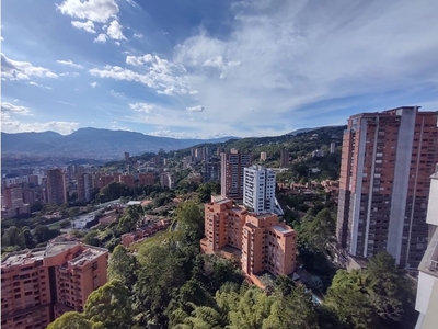 Atico de alto standing de 381 m2 en venta Medellín, Colombia